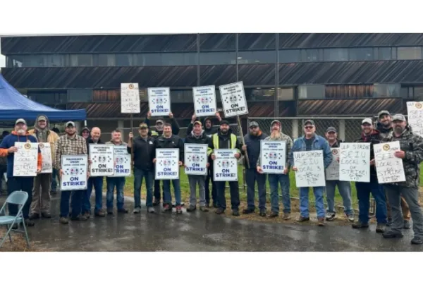 Woodland Pulp workers