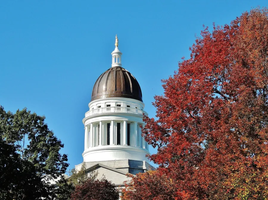 maine_state_capitol_building_augusta_oct_2015.jpg